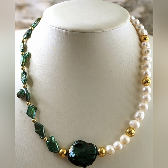 Natural  Green Pearls With Coin Center & White Pearls In Assymetrical Necklace - Picture 7 of 9